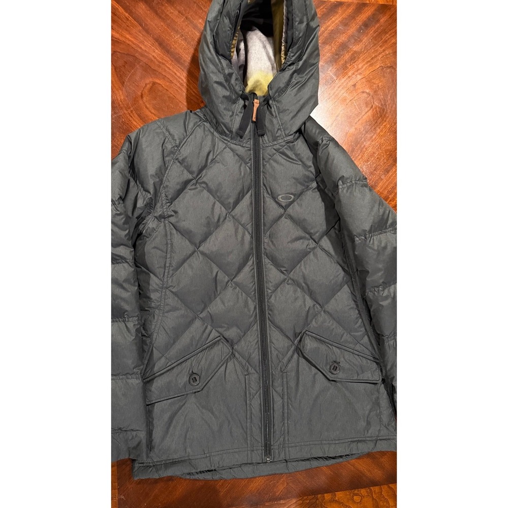 Oakley women's insulated puffer jacket regular fit size small